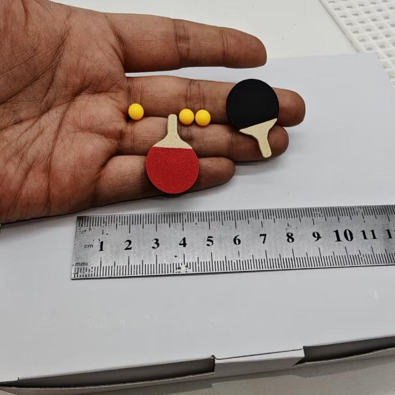 1セットドールハウスミニチュア卓球ボールモデル（ラケット2個 - Table Tennis Balls のレビューと価格
