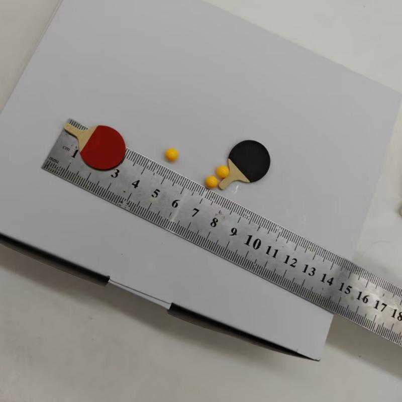 1セットドールハウスミニチュア卓球ボールモデル（ラケット2個 - Table Tennis Balls のレビューと価格