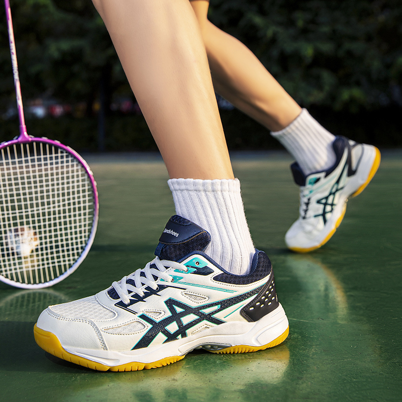 新しい男性スポーツシューズメンズバドミントンシューズ軽量バレ - Table Tennis Volleyball のレビューと価格